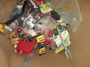 lot 88 image: Large collection of automotive bulb...