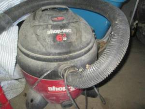 lot 92 image: 16-gallon Shop vac with hose...