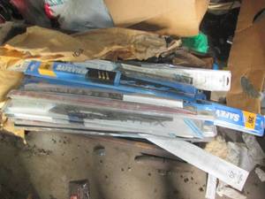 lot 140 image: Wide variety of automotive windshie...