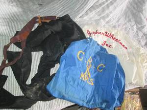 lot 171 image: Lot of Rodeo attire...