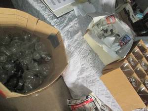 lot 189 image: Large box of glassware and more...