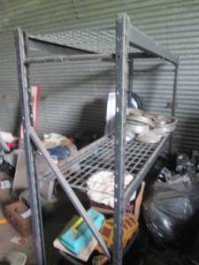 lot 192 image: Very heavy duty metal shelving stru...