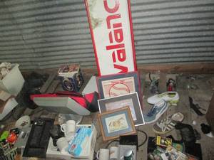 lot 194 image: Large lot of sports memorabilia, el...