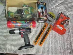 lot 195 image: Black and Decker battery maintainer...