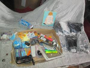 lot 214 image: 6pc Mens XL t-shirts plus a wide v...