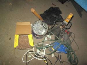 lot 220 image: Jack stand, battery maintainer, man...