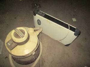 lot 221 image: Vintage Hydro-Clean cannister shop ...
