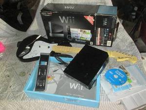 lot 268 image: Nintendo Wii game console with orig...
