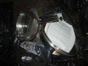lot 275 image: Cookware pans, Corning Ware platter...