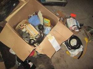 lot 290 image: Large box containing automotive AC ...