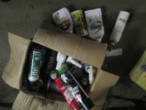 lot 308 image: Box of misc lawn and garden chemica...