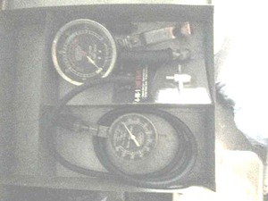 lot 310 image: Engine compression and fuel pump te...