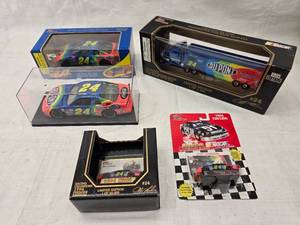 lot 11 image: Misc. Jeff Gordon Nascar Collectable Diecast
