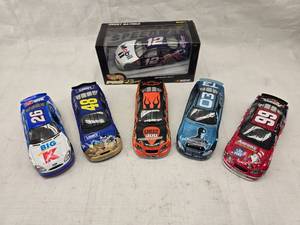 lot 12 image: (6) Misc. 124 Scale Collectable Nascar Diecast Cars