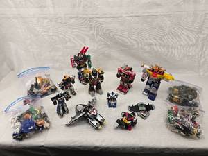 lot 29 image: Toy Transformers, Power Rangers and Ninja Turtles