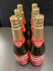 lot 346 image: Welchs Sparkling Cider 750mL Bottles - Lot of 6, Non-Alcoholic