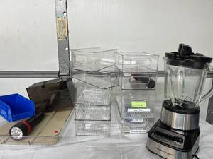 lot 46 image: Lot of Miscellaneous Items - Storage Bins, Trays, Flashlights, and Hamilton Beach Multi-Function Blender - Great Condition