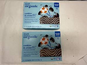 lot 44 image: 2x 12bars Good & Gather Organic Cookies & Cream