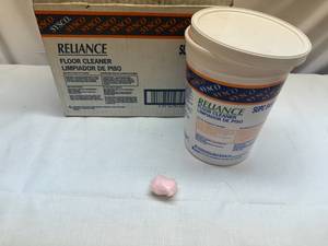 lot 85 image: 2x 90 packetsPouches Reliance Floor Cleaner