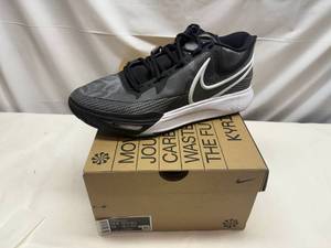 lot 96 image: Size 13.5 Kyrie 8