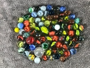 lot 204 image: Lot of Collectible Marbles with 3 Shooter Marbles