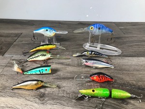 lot 225 image: Lot of 10 Fishing Lures - see description below for more info