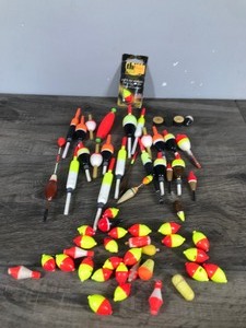 lot 229 image: Lot of Fishing Bobbers