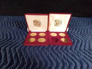 lot 26 image: 1994-1995 Wildlife Grand Casino coin set and The Four winds of Minnesota Lady Luck Grand Casino coin set