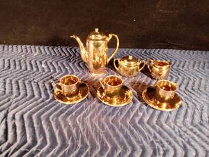 lot 32 image: Gold color Japanese coffee set