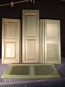 lot 44 image: 12 Green Shutters
