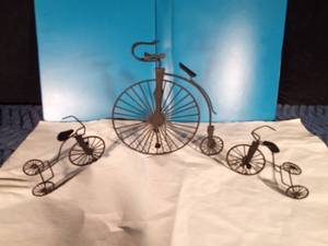 lot 76 image: 3 Black miniature tricycle set