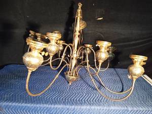 lot 77 image: Vintage brass chandelier