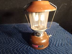 lot 91 image: 1982 Coleman brown lantern