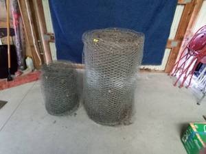 lot 102 image: 2 Rolls of chicken wire