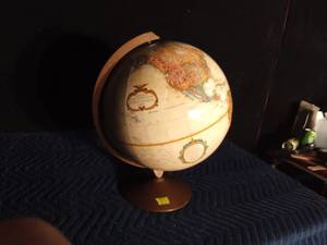 lot 108 image: RCP Logic World Classic series world globe