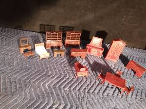 lot 138 image: Wood and Plastic Doll House Furniture