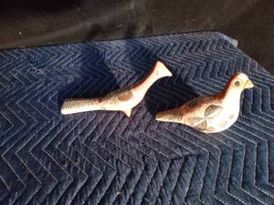 lot 170 image: Mexican pottery birds with initials of G. L. signed on bottom of one