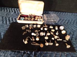 lot 150 image: 2 - Box of Cuff Links (Mens Cuff Links)