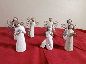 lot 348 image: 7 - Willow Tree Figurines