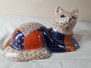 lot 361 image: Vintage Patwork Ceramic Cat with Deoupage Crackled Finish