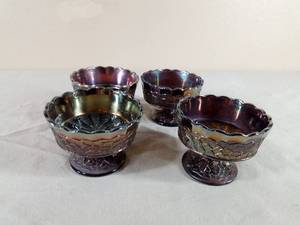 lot 369 image: 4 Carnival Glass Sherbet Dishes