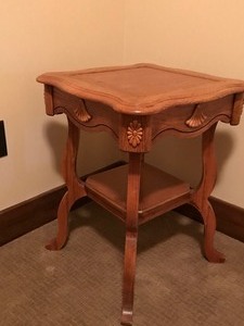 lot 422 image: Vintage Solid Wood End Table - Smoke Free