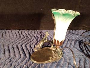 lot 174 image: Frog lamp with glass shade