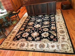 lot 402 image: Large area rug - smoke free