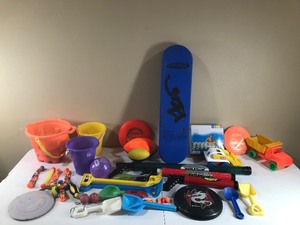 lot 330 image: Lot of beach toys and more