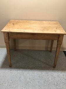 lot 317 image: Vintage solid wood table