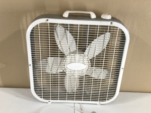 lot 316 image: Lasko 3 speed fan