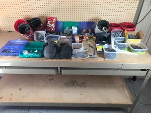 lot 258 image: Lot of hardware