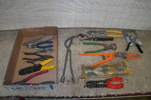lot 41 image: Assorted Pliers