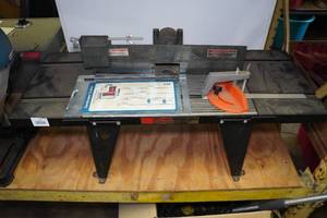 lot 24 image: Craftsman Router Table
